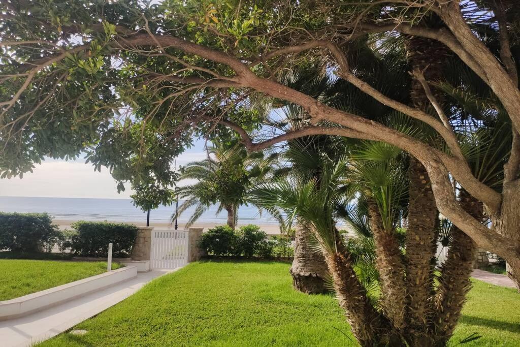 Apartamento Recien Reformado En Primera Linea Con Vistas A La Playa De La Almadraba Benicàssim Exterior foto